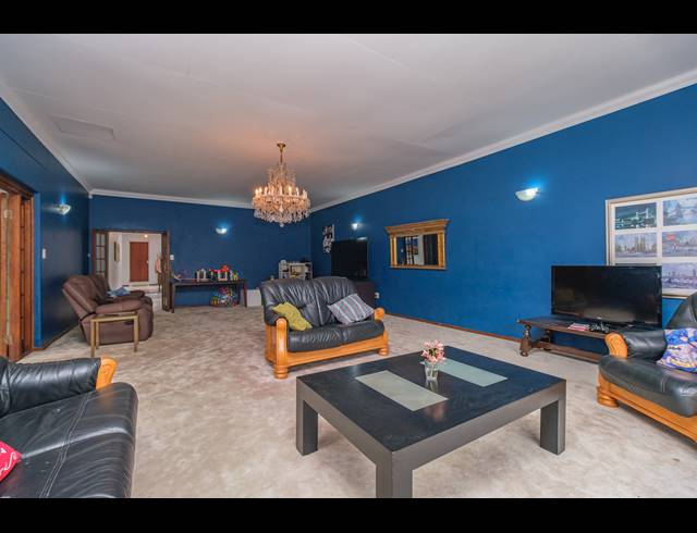 5 BEDROOM FREEHOLD FOR SALE IN BLACKHEATH